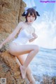 Coser @ 抖 娘 - 利 世: 獒 犬 海边 泳装 (41 photos)